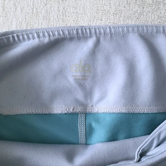 Alo Yoga Goddess Ribbed Legging Woman’s Size Large Tropical Feathers Print/Grey - Picture 3 of 13